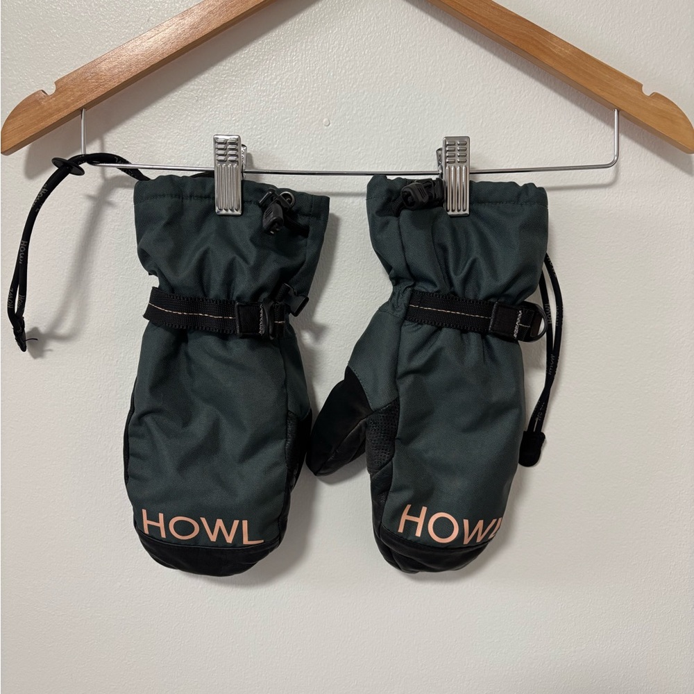 Women's dark green and black Mittens